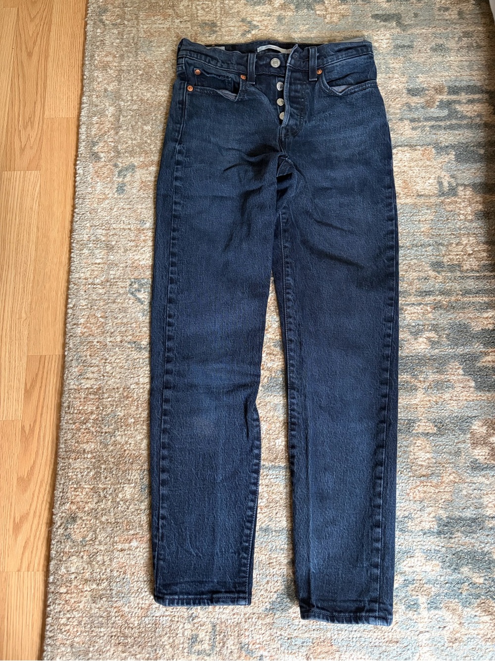 Levi’s Wedgie, Size 24